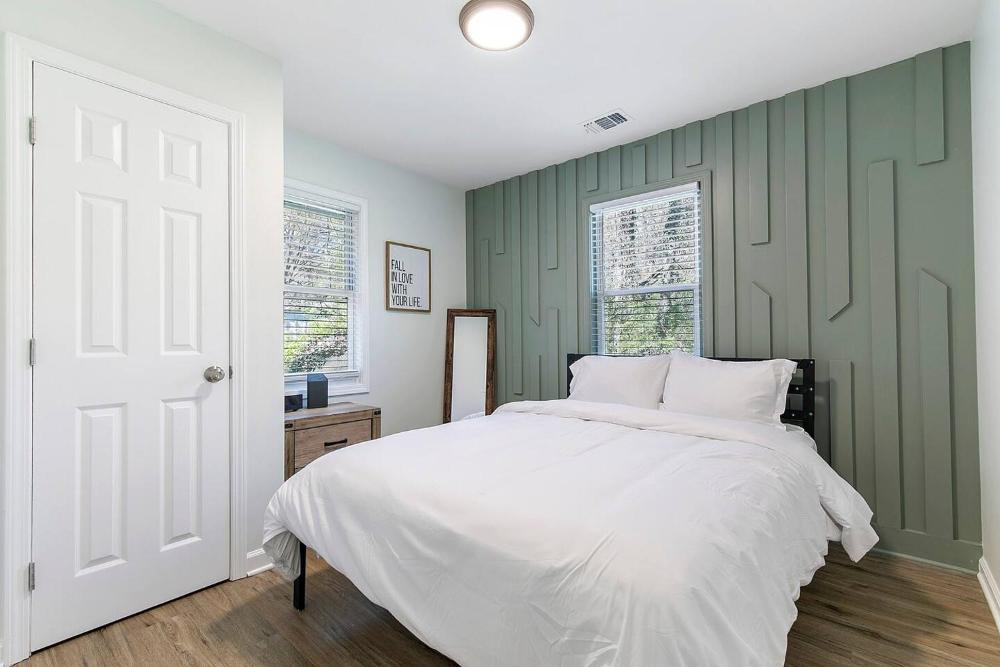 Charming 2BR Retreat-Free Parking